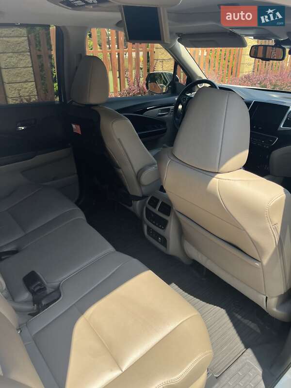 Позашляховик / Кросовер Honda Pilot 2017 в Дніпрі фото 34 Позашляховик / Кросовер Honda Pilot 2017 в Дніпрі