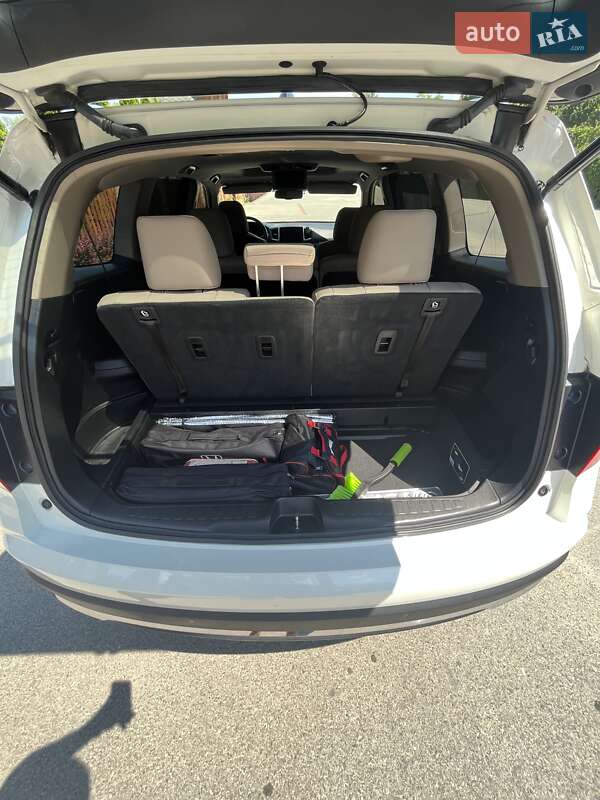 Позашляховик / Кросовер Honda Pilot 2017 в Дніпрі фото 43 Позашляховик / Кросовер Honda Pilot 2017 в Дніпрі