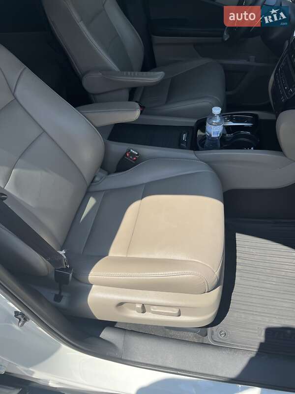 Позашляховик / Кросовер Honda Pilot 2017 в Дніпрі фото 47 Позашляховик / Кросовер Honda Pilot 2017 в Дніпрі