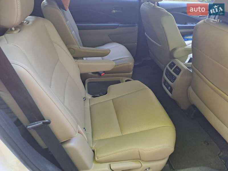 Позашляховик / Кросовер Honda Pilot 2015 в Києві