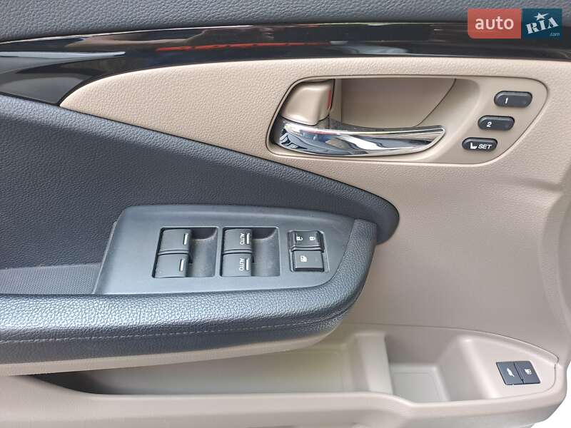 Позашляховик / Кросовер Honda Pilot 2015 в Києві