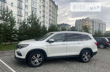 Позашляховик / Кросовер Honda Pilot 2017 в Івано-Франківську