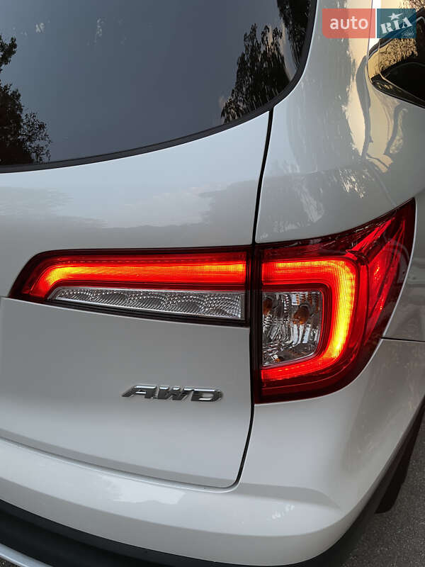 Позашляховик / Кросовер Honda Pilot 2020 в Києві