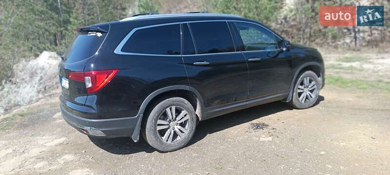 Внедорожник / Кроссовер Honda Pilot 2017 в Костополе
