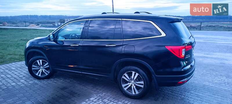 Внедорожник / Кроссовер Honda Pilot 2017 в Костополе