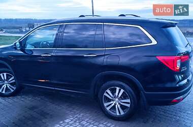 Позашляховик / Кросовер Honda Pilot 2017 в 