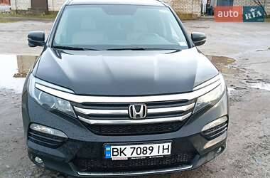 Позашляховик / Кросовер Honda Pilot 2017 в 