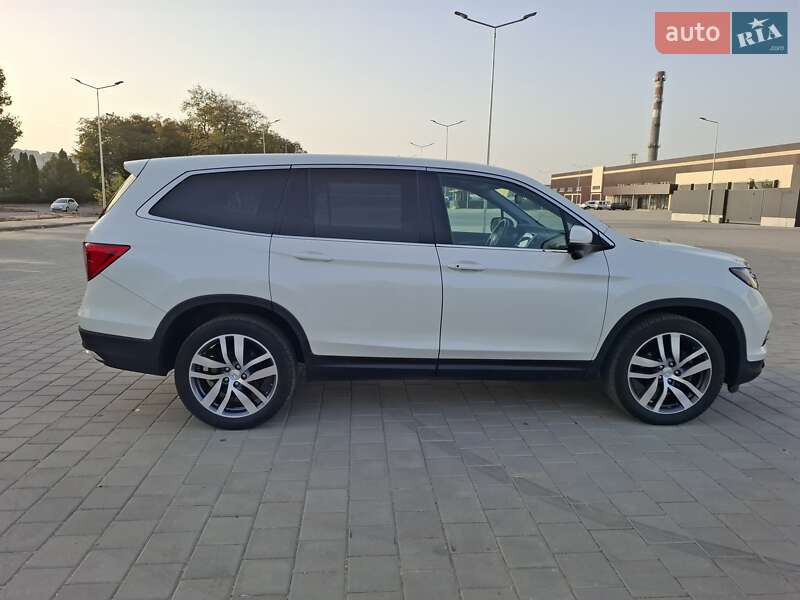 Внедорожник / Кроссовер Honda Pilot 2017 в Черкассах