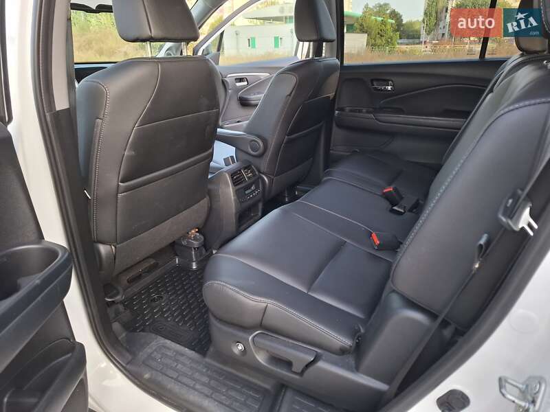 Внедорожник / Кроссовер Honda Pilot 2017 в Черкассах