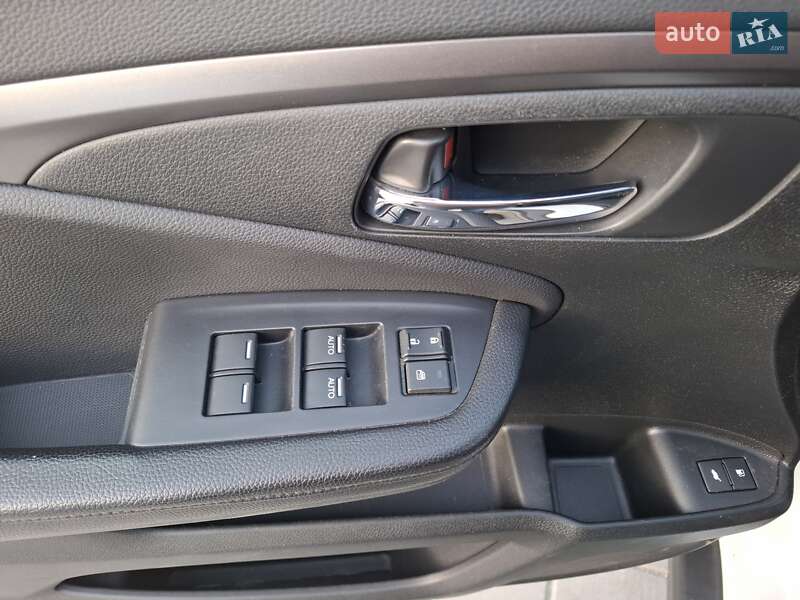 Внедорожник / Кроссовер Honda Pilot 2017 в Черкассах