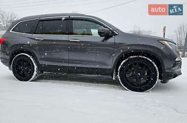 Внедорожник / Кроссовер Honda Pilot 2018 в 