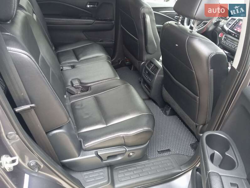 Внедорожник / Кроссовер Honda Pilot 2016 в Ровно