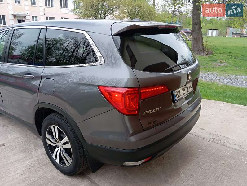 Внедорожник / Кроссовер Honda Pilot 2016 в Ровно