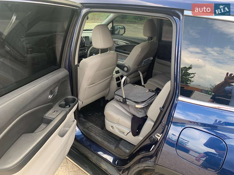 Внедорожник / Кроссовер Honda Pilot 2016 в Киеве