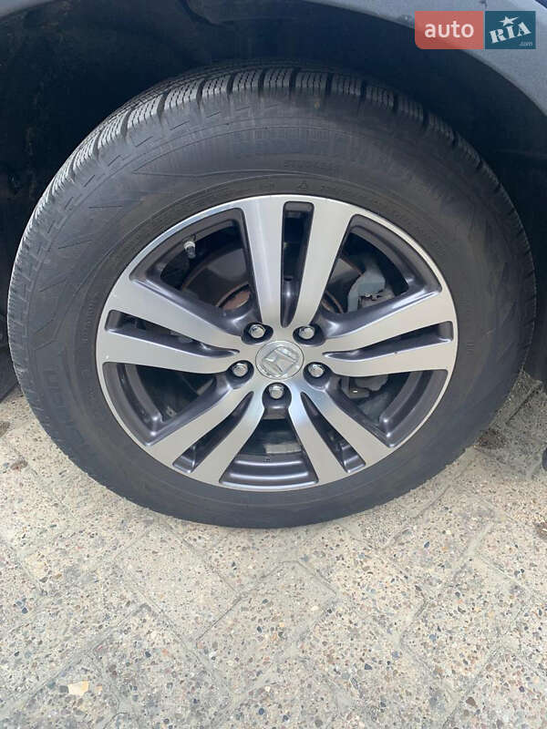 Внедорожник / Кроссовер Honda Pilot 2016 в Киеве