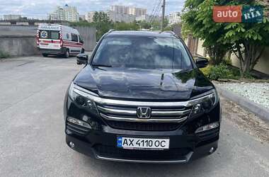 Позашляховик / Кросовер Honda Pilot 2018 в 