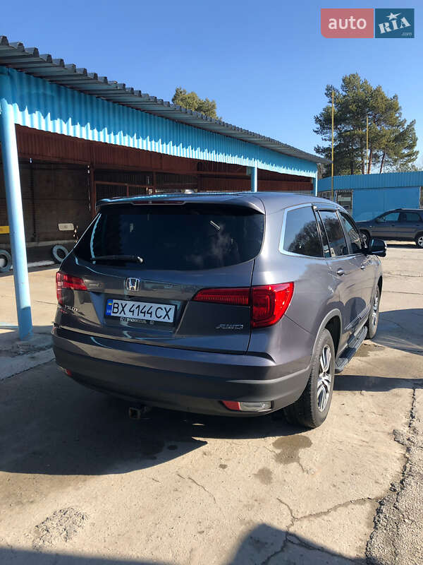 Внедорожник / Кроссовер Honda Pilot 2016 в Нетешине