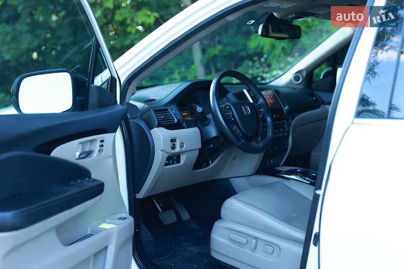 Внедорожник / Кроссовер Honda Pilot 2017 в Лубнах