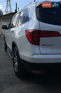 Внедорожник / Кроссовер Honda Pilot 2017 в 