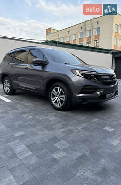 Внедорожник / Кроссовер Honda Pilot 2016 в 