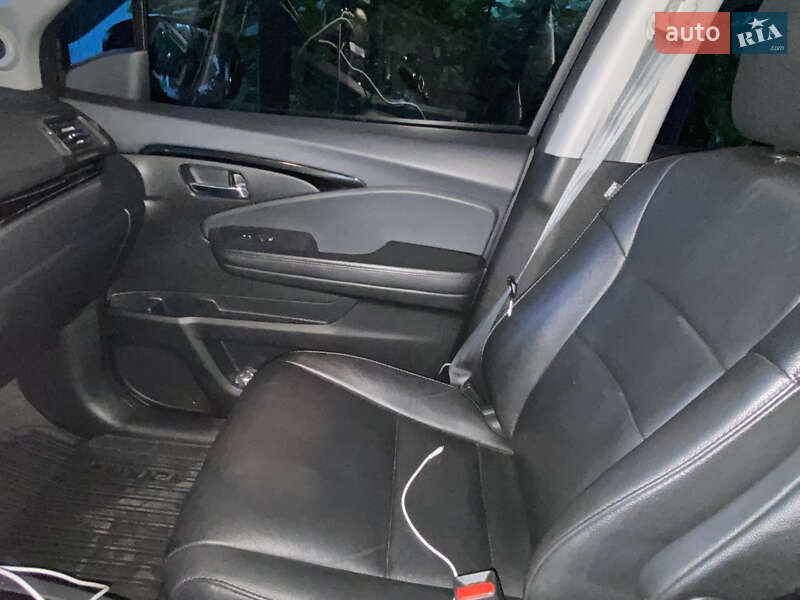 Внедорожник / Кроссовер Honda Pilot 2017 в Киеве