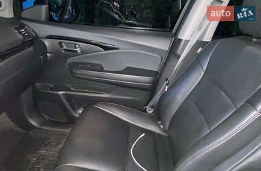 Внедорожник / Кроссовер Honda Pilot 2017 в 