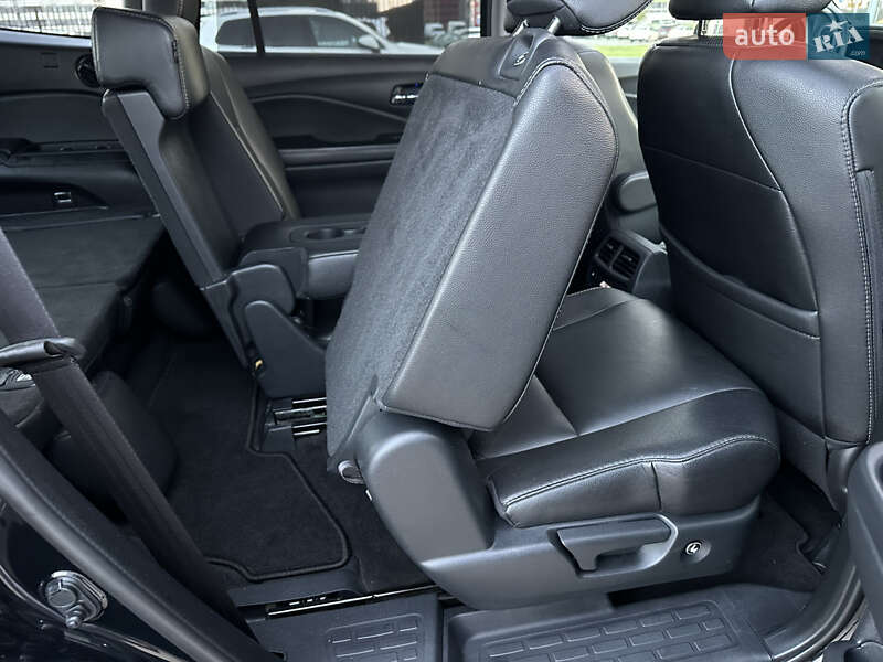 Внедорожник / Кроссовер Honda Pilot 2017 в Киеве