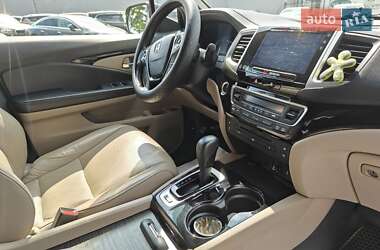 Внедорожник / Кроссовер Honda Pilot 2017 в 