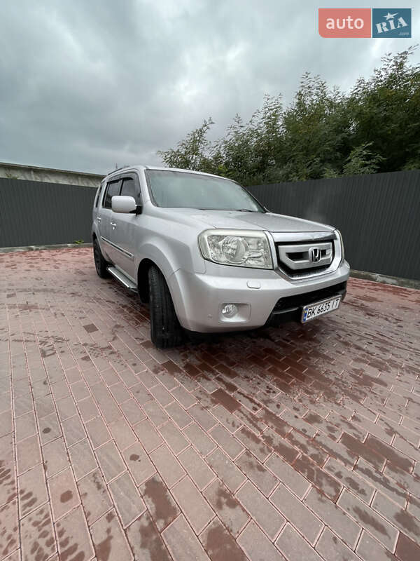 Внедорожник / Кроссовер Honda Pilot 2008 в Сарнах