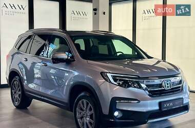 Позашляховик / Кросовер Honda Pilot 2018 в 