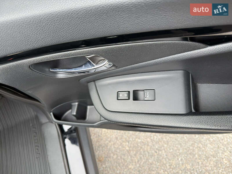 Позашляховик / Кросовер Honda Pilot 2017 в Києві