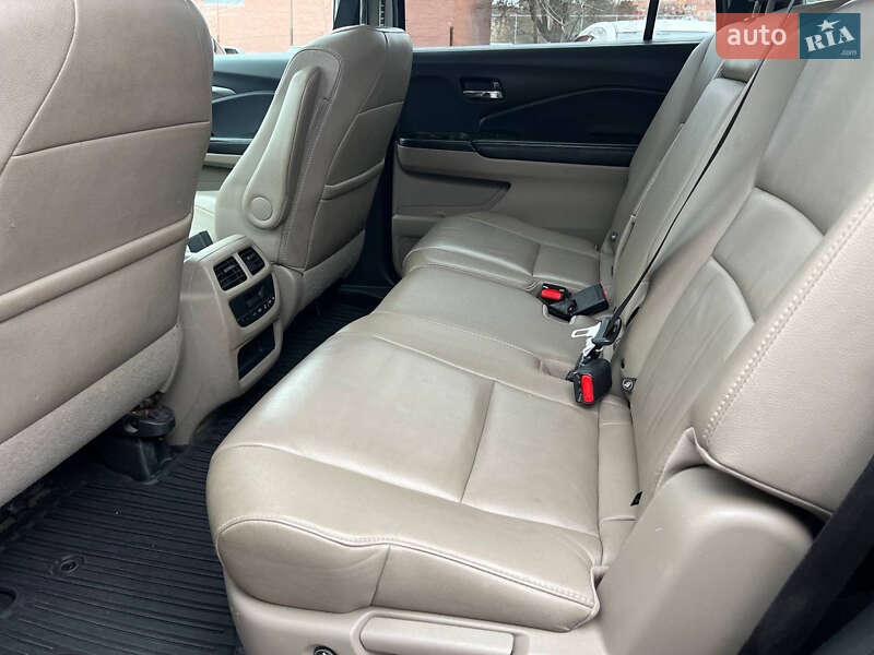 Внедорожник / Кроссовер Honda Pilot 2016 в Полтаве