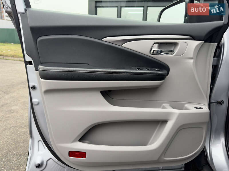 Позашляховик / Кросовер Honda Pilot 2018 в Києві