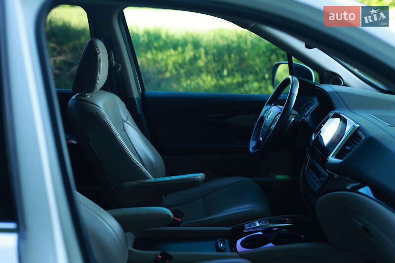 Внедорожник / Кроссовер Honda Pilot 2017 в Киеве