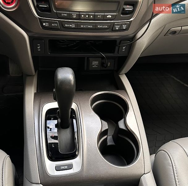 Позашляховик / Кросовер Honda Pilot 2016 в Києві фото 16 Позашляховик / Кросовер Honda Pilot 2016 в Києві