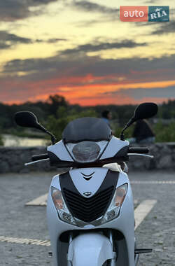 Максі-скутер Honda SH 150 2012 в Білій Церкві