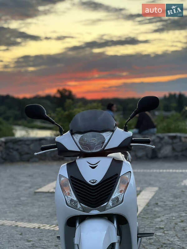 Макси-скутер Honda SH 150 2012 в Белой Церкви