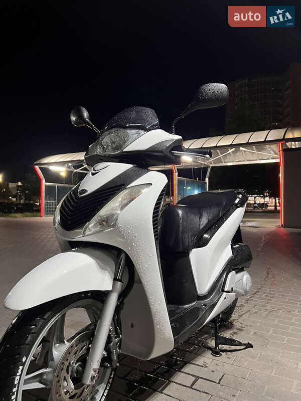Макси-скутер Honda SH 150 2012 в Белой Церкви