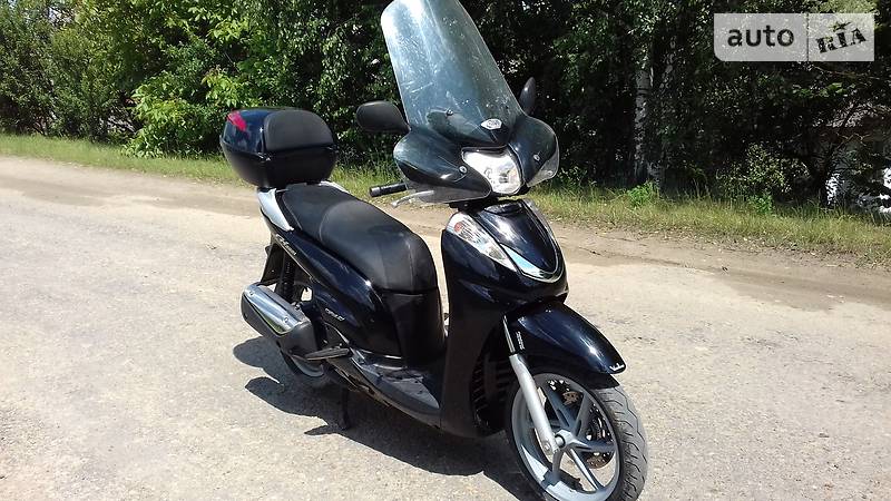 Макси-скутер Honda SH 300i 2007 в Хотине