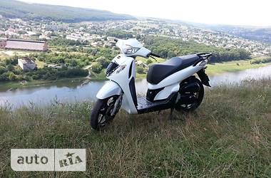 Макси-скутер Honda SH 50 2006 в Залещиках