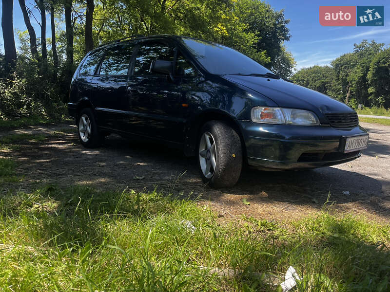 Минивэн Honda Shuttle 1995 в 