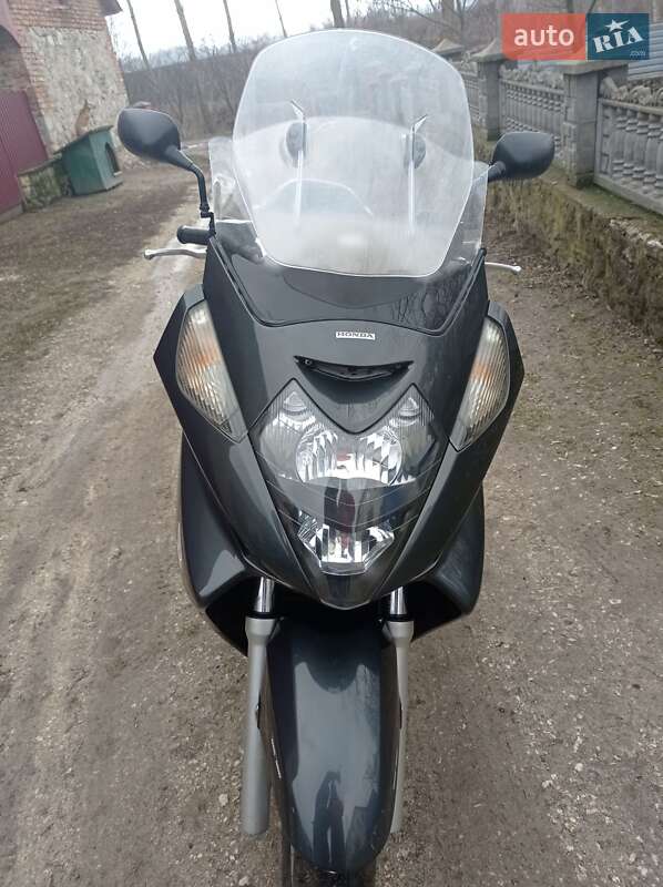 Макси-скутер Honda Silver Wing 600 2001 в Тернополе