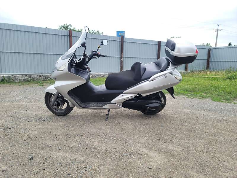 Максі-скутер Honda Silver Wing 600 2002 в Гайвороні