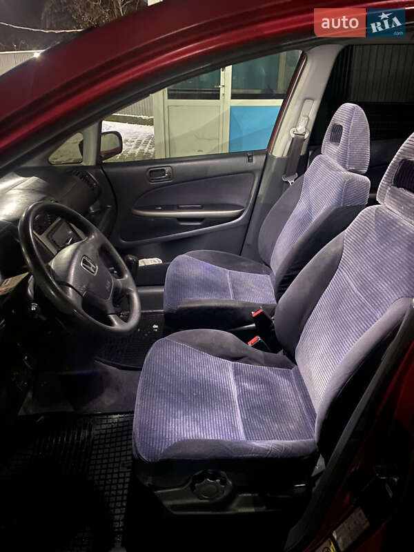 Мінівен Honda Stream 2001 в Чернівцях