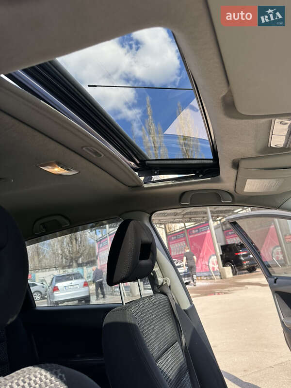 Минивэн Honda Stream 2005 в Киеве