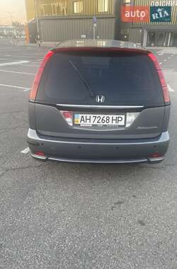 Минивэн Honda Stream 2004 в 
