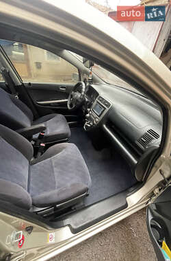 Минивэн Honda Stream 2003 в 