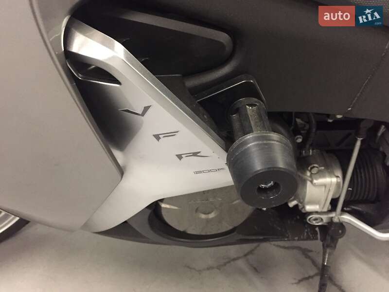 Мотоцикл Спорт-туризм Honda VFR 1200F 2010 в Киеве фото 2 Мотоцикл Спорт-туризм Honda VFR 1200F 2010 в Киеве
