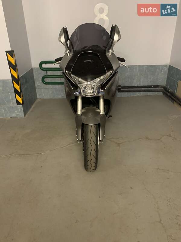Мотоцикл Спорт-туризм Honda VFR 1200F 2010 в Киеве фото 7 Мотоцикл Спорт-туризм Honda VFR 1200F 2010 в Киеве