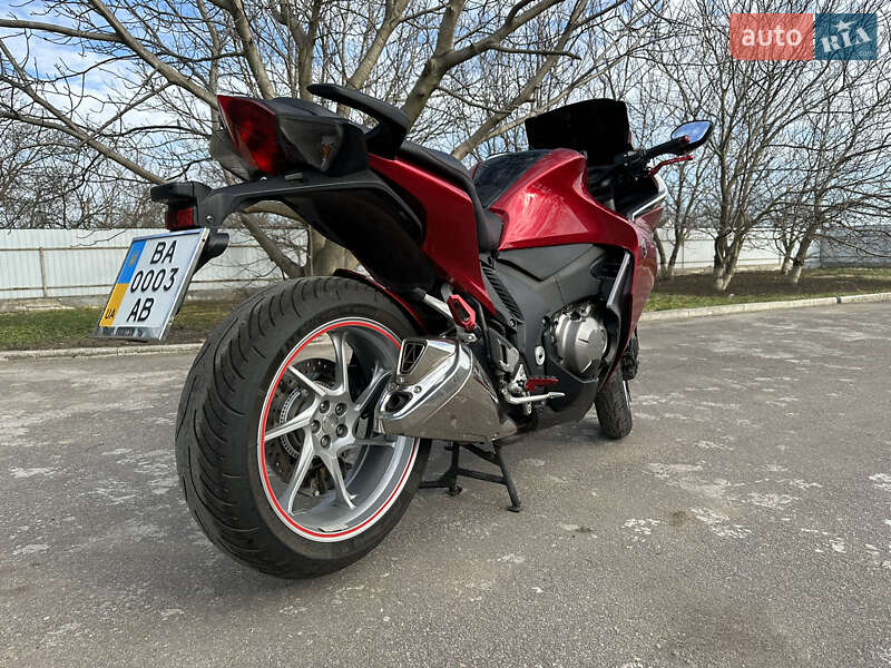 Мотоцикл Спорт-туризм Honda VFR 1200F 2010 в Бобринце